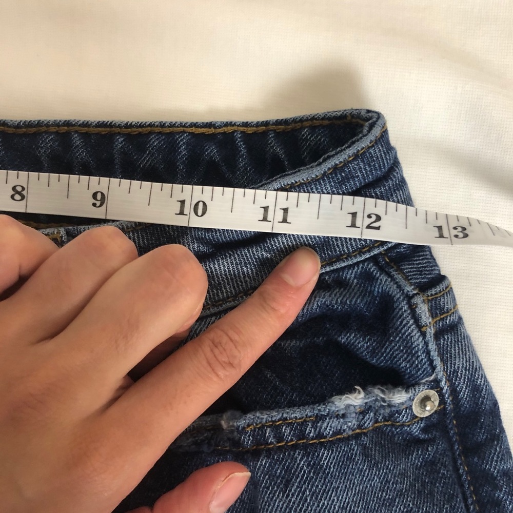 Vtg inspired BDG High Waist Distressed Mom Jeans - Picture 13 of 15